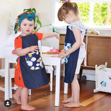 Load image into Gallery viewer, Kiddie Apron - Wallace - 4+ years.
