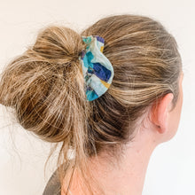 Load image into Gallery viewer, Scrunchie - Sunday
